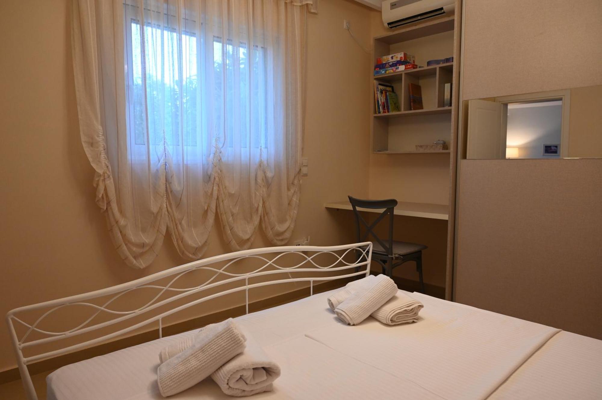 Evita'S Guesthouse Agia Marina Mikrolimanou Экстерьер фото